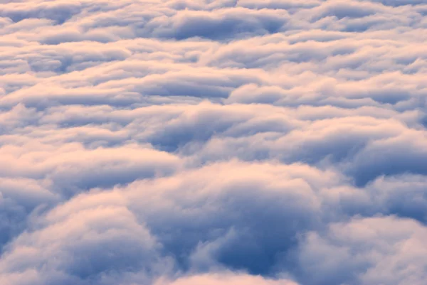 Achtergrond van bergen wolken — Stockfoto