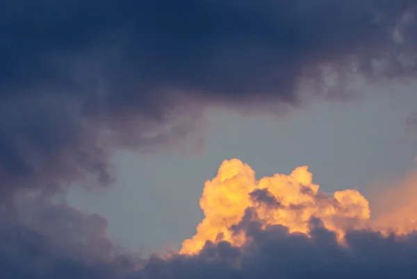 赤い雲の上 — ストック写真