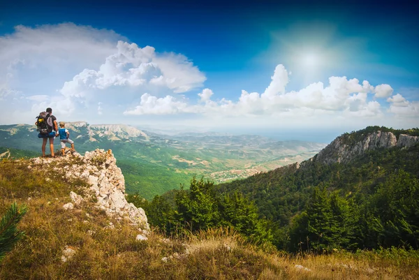 Iki yürüyüşçü — Stok fotoğraf