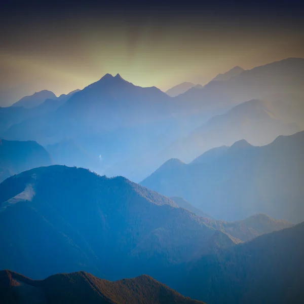 Montañas de los Cárpatos de Ucrania — Foto de Stock