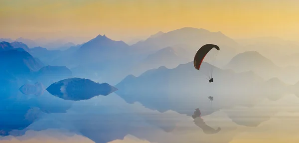 Over the mountain lake — Stock Photo, Image