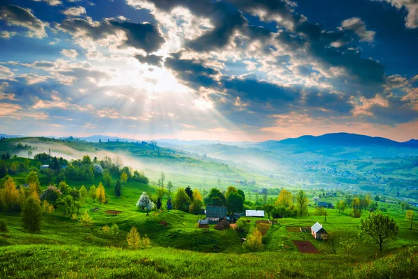 Raggi di luce in un cielo — Foto Stock