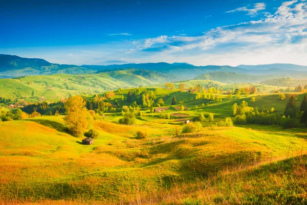 Carpazi colline del villaggio — Foto Stock