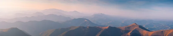 Puslu Karpat Dağları Panoraması — Stok fotoğraf