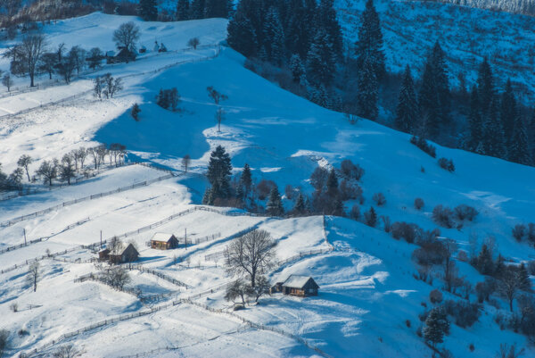 Карпатская зимняя деревня
