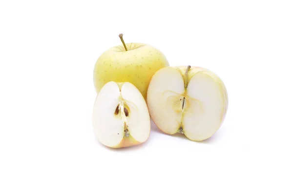Äpplen på vit bakgrund — Stockfoto