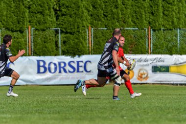 Brasov, Romanya, 30 Ağustos 2020 - Dinamo Rugby VS RUGBY U Cluj Oficial, yarı final Süper Liga Cec Bank arasındaki maçta bilinmeyen rugby oyuncusu
