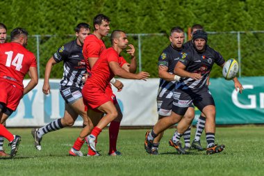 Brasov, Romanya, 30 Ağustos 2020 - Dinamo Rugby VS RUGBY U Cluj Oficial, yarı final Süper Liga Cec Bank arasındaki maçta bilinmeyen rugby oyuncusu
