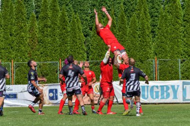 Brasov, Romanya, 30 Ağustos 2020 - Dinamo Rugby VS RUGBY U Cluj Oficial, yarı final Süper Liga Cec Bank arasındaki maçta bilinmeyen rugby oyuncusu
