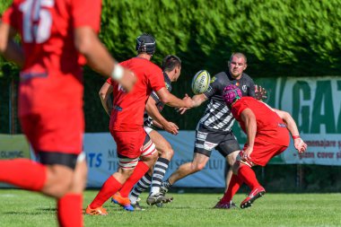 Brasov, Romanya, 30 Ağustos 2020 - Dinamo Rugby VS RUGBY U Cluj Oficial, yarı final Süper Liga Cec Bank arasındaki maçta bilinmeyen rugby oyuncusu
