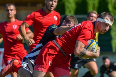 Brasov, Romanya, 30 Ağustos 2020 - Dinamo Rugby VS RUGBY U Cluj Oficial, yarı final Süper Liga Cec Bank arasındaki maçta bilinmeyen rugby oyuncusu