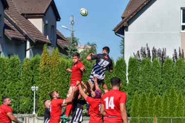 Brasov, Romanya, 30 Ağustos 2020 - Dinamo Rugby VS RUGBY U Cluj Oficial, yarı final Süper Liga Cec Bank arasındaki maçta bilinmeyen rugby oyuncusu