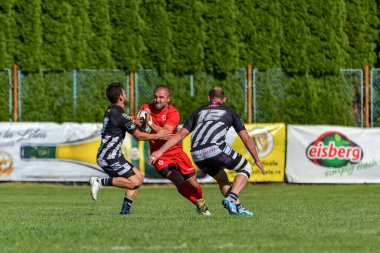 Brasov, Romanya, 30 Ağustos 2020 - Dinamo Rugby VS RUGBY U Cluj Oficial, yarı final Süper Liga Cec Bank arasındaki maçta bilinmeyen rugby oyuncusu