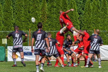 Brasov, Romanya, 30 Ağustos 2020 - Dinamo Rugby VS RUGBY U Cluj Oficial, yarı final Süper Liga Cec Bank arasındaki maçta bilinmeyen rugby oyuncusu