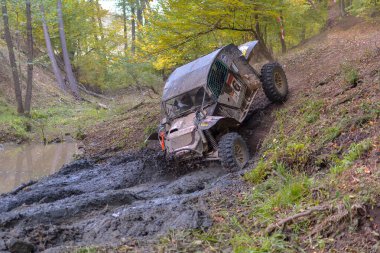 SARATA MONTEORU, BUZAU, ROMANIA 11-14 Ekim 2018: GTC TROPHY 2018 Bilinmeyen Yarışmacı Romanya Off-Road Şampiyonası 'nın en uzun günü