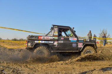 SARATA MONTEORU, BUZAU, ROMANIA 11-14 Ekim 2018: GTC TROPHY 2018 Bilinmeyen Yarışmacı Romanya Off-Road Şampiyonası 'nın en uzun günü