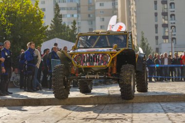 SARATA MONTEORU, BUZAU, ROMANIA 11-14 Ekim 2018: GTC TROPHY 2018 Bilinmeyen Yarışmacı Romanya Off-Road Şampiyonası 'nın en uzun günü