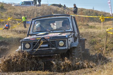 SARATA MONTEORU, BUZAU, ROMANIA 11-14 Ekim 2018: GTC TROPHY 2018 Bilinmeyen Yarışmacı Romanya Off-Road Şampiyonası 'nın en uzun günü