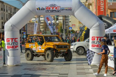 SARATA MONTEORU, BUZAU, ROMANIA 11-14 Ekim 2018: GTC TROPHY 2018 Bilinmeyen Yarışmacı Romanya Off-Road Şampiyonası 'nın en uzun günü