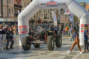 SARATA MONTEORU, BUZAU, ROMANIA 11-14 Ekim 2018: GTC TROPHY 2018 Bilinmeyen Yarışmacı Romanya Off-Road Şampiyonası 'nın en uzun günü
