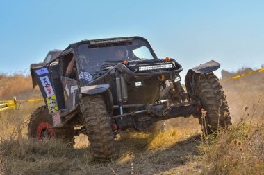SARATA MONTEORU, BUZAU, ROMANIA 11-14 Ekim 2018: GTC TROPHY 2018 Bilinmeyen Yarışmacı Romanya Off-Road Şampiyonası 'nın en uzun günü