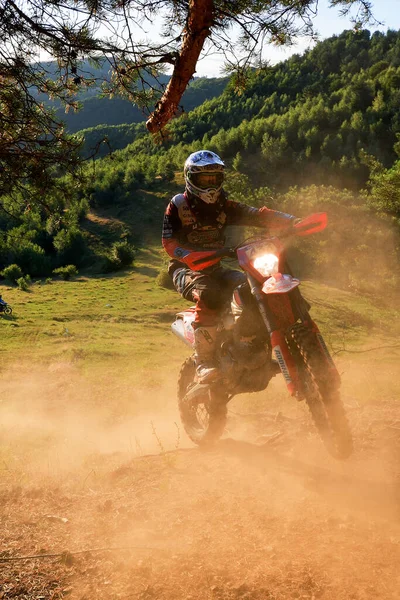 Sibiu Romania Luglio Sconosciuto Concorrente Red Bull Romaniacs Hard Enduro — Foto Stock