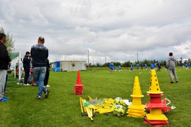 GHIMBAV, BRASOV, ROMANIA - 3 Ağustos 2016: Çocuklar için futbol kampı, FOREX GHIMBAV, Romanya 03 Ağustos 2016 