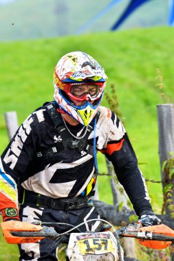 SIBIU, ROMANIA - 12 HAZİRAN - 16 HAZİRAN: KTM motosikletli Red Bull ROMANIACS Hard Enduro Rallisi Copetitors. Dünyanın en zor dayanıklı rallisi. 12 Temmuz - 16 Temmuz 2016 Sibiu, Romanya.