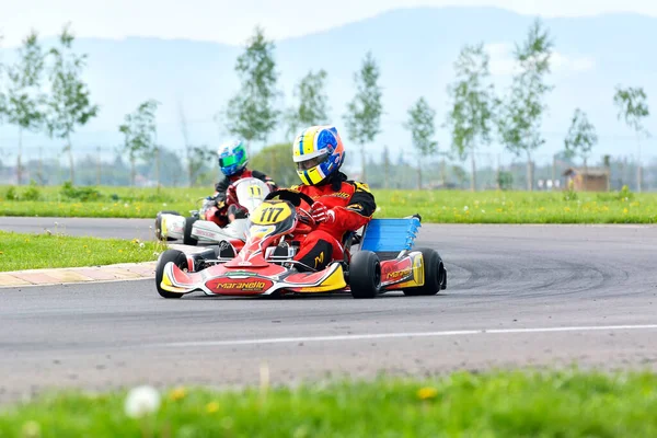 Prejmer Brasov Románia Május Ismeretlen Pilóták Versenyeznek Nemzeti Karting Bajnokságon — Stock Fotó