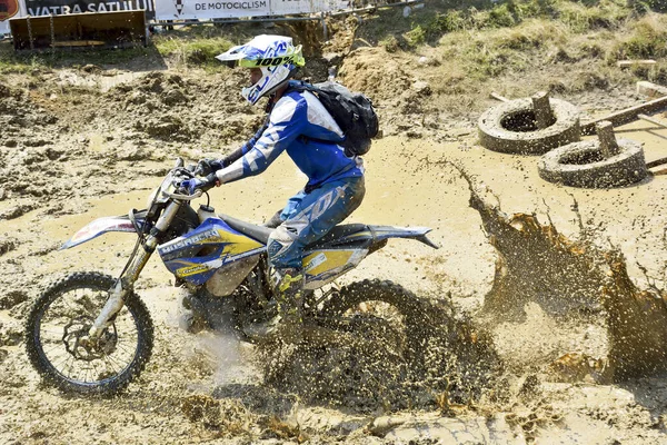 Sibiu Romania Luglio Sconosciuto Concorrente Red Bull Romaniacs Hard Enduro — Foto Stock