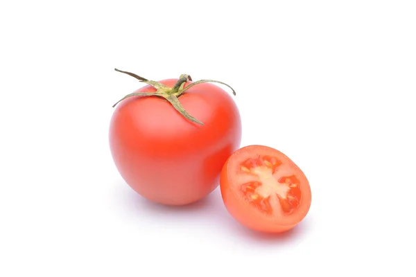 Um grande plano de tomate. isolado em fundo branco — Fotografia de Stock