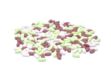 Beyaz arka planda izole edilmiş haplar