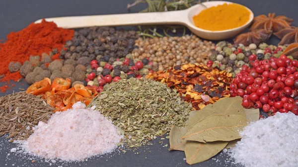 Different spices and herbs — Stock Photo, Image