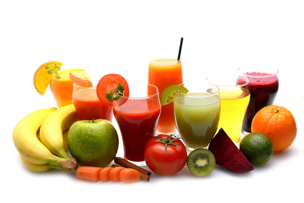 Vers fruit en groentesappen op witte achtergrond — Stockfoto