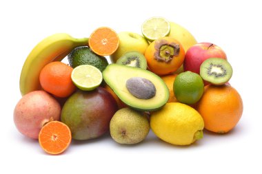 Beyaza izole edilmiş egzotik meyve çeşitleri