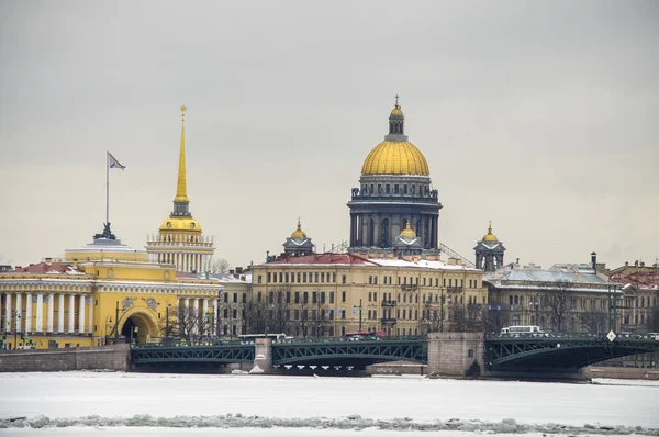 Embankment of Neva rive — Stock Photo, Image