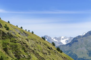 Dağ silsilesi Elbrus yakın.