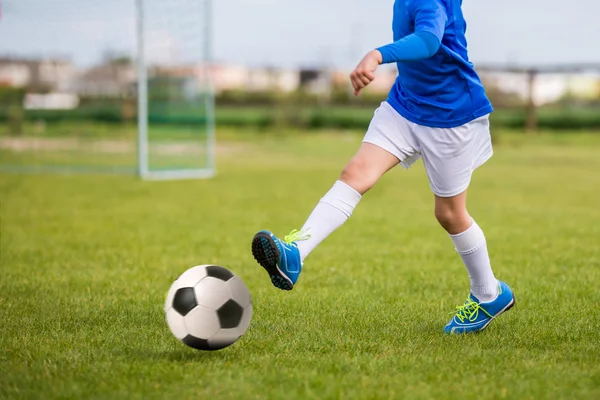 Labdarúgás foci gyakorlat képzés egyezik a gyermekek számára. Sport educ — Stock Fotó