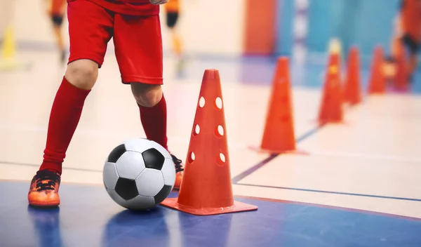 Treinamento Futsal Futebol Para Crianças Treino Futebol Driblando Broca Cone — Fotografia de Stock