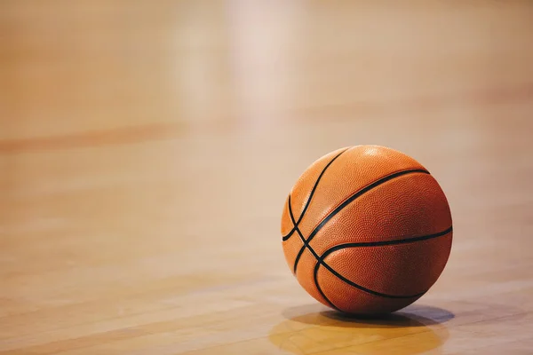 Pallone Basket Arancione Parquet Legno Immagine Ravvicinata Della Palla Basket — Foto Stock