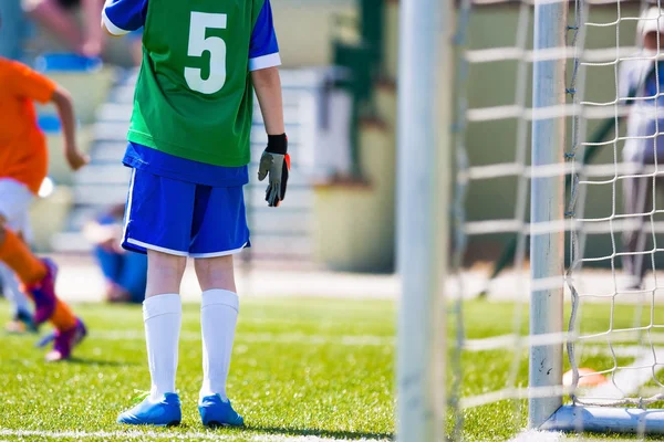 Giovane portiere di calcio — Foto Stock