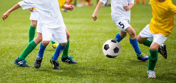 Gioco di calcio calcio per bambini — Foto Stock