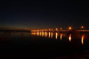 Tayland 'ın Lam Pao Dam Kalasin eyaletinin gece manzarası
