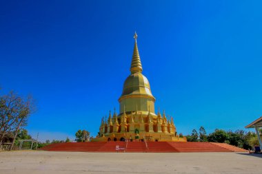 Wat Pa Wang Nam Yen Tayland 'ın Maha Sarakham eyaletindeki Lord Buddha' nın yadigarlarını içeren büyük ve güzel bir çedi var..
