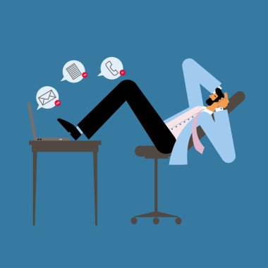 Ertelemek ve çalışma görevleri konseptini geciktirmek. Ofis masasında bacakları olan bir iş adamı işi ağırdan alıyor. Çalışmayı bırak da rahatla..