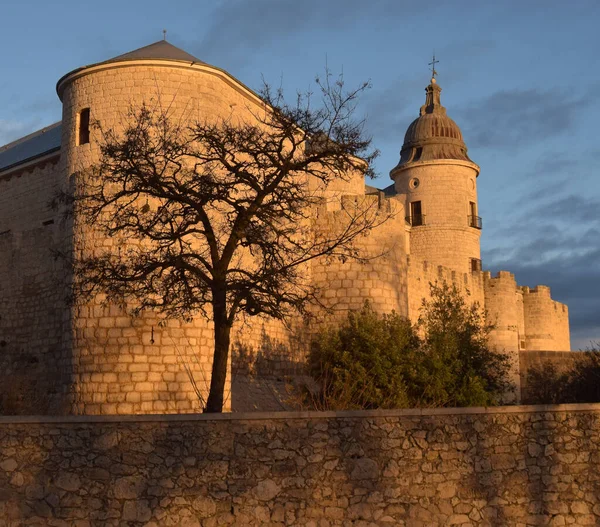SIMANCAS, Vthe DOLID, SPAIN; 01-03-2021 Simancas Castle tarihi arşivi