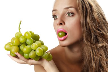 Yeşil üzüm kadınla 