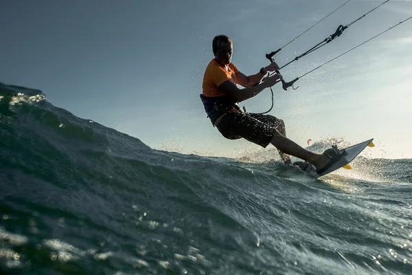 Kitesurf freestyle hombre —  Fotos de Stock