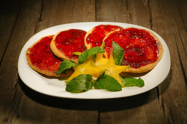 Marmeladenkuchen mit Karambolage — Stockfoto