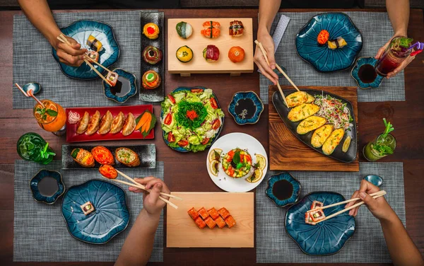 Aufnahme Aus Dem Oberen Winkel Traditioneller Japanischer Gerichte — Stockfoto
